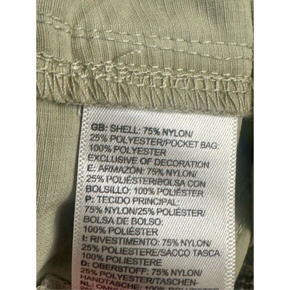 The North Face khaki women’s shorts size 6 - Picture 10 of 10